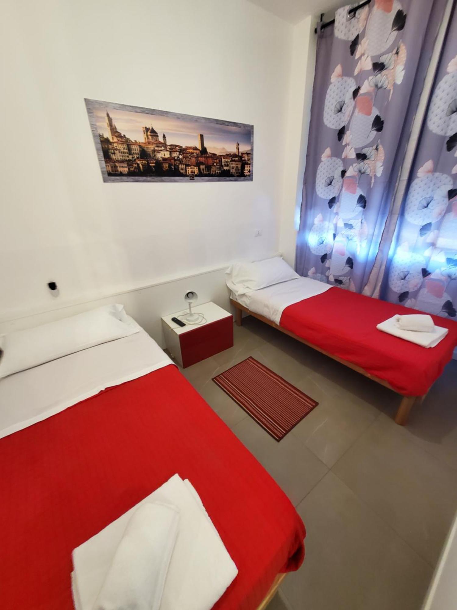 Hb Appartamenti In Centro Bergamo Bagian luar foto